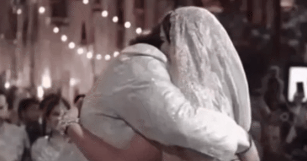 Gia đình tỷ phú chi 150 tỷ chỉ để mời 1 người đến hát đám cưới