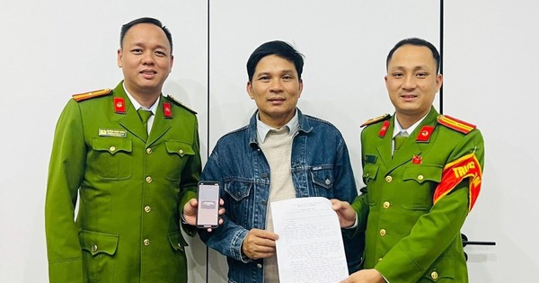 Nhận thành công 155 triệu đồng từ tài khoản Vietcombank của TRAN DUY TUAN, người đàn ông làm việc với công an ngay sau 20 phút