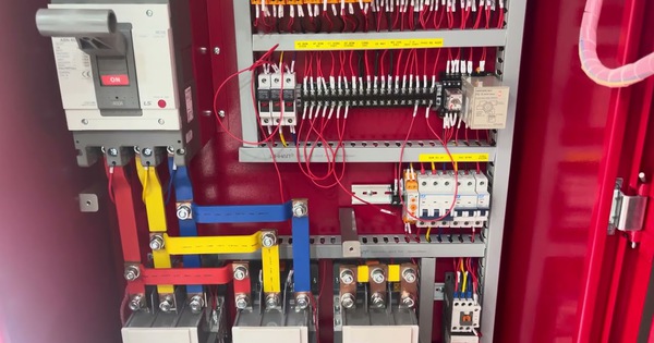 Người đàn ông nhận được hóa đơn 74 triệu đồng tiền điện chỉ trong 1 tháng: Thợ điện cắt thử 3 sợi dây, phát hiện điều không ngờ suốt 6 năm qua