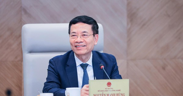 Bộ trưởng Nguyễn Mạnh Hùng: Trước chỉ Bộ trưởng trở lên mới có trợ lý, chi phí hàng nghìn USD, nay người dân bình thường cũng có trợ lý chỉ với 10 USD