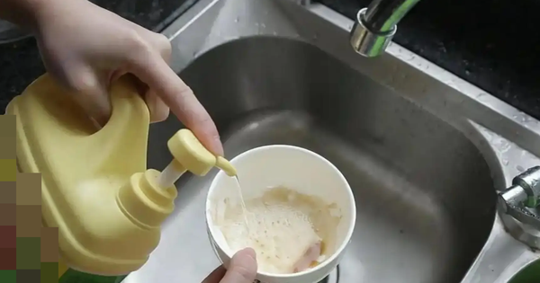 Tại sao không nên rửa bát ngay sau khi ăn xong?