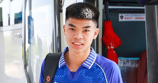 Phỏng vấn sao trẻ U22 Việt Nam: "Sáng học online, chiều đá SEA Games 33, tôi vẫn ổn"