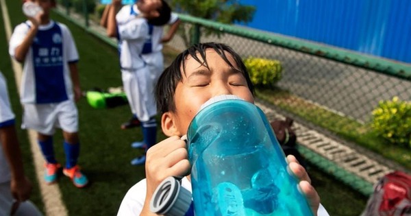 Chưa từng có trong lịch sử: Trung Quốc tạo ra ‘cỗ máy thần kỳ’ biến nước biển thành nước ngọt - giá bằng đúng gói mì tôm mỗi m3, rẻ bằng 1/8 công nghệ Mỹ