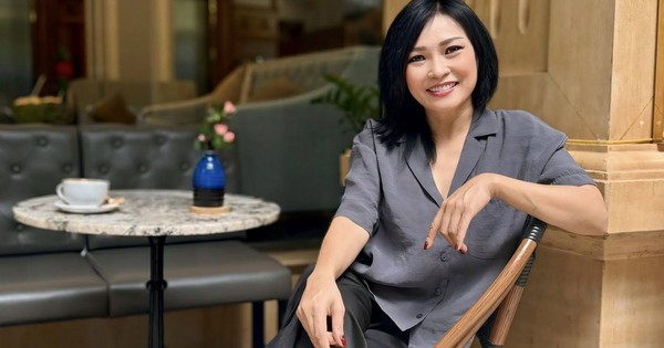 Ca sĩ nổi tiếng U55, quê Thanh Hóa có chồng là người miền núi Ấn Độ: Công khai hơn 1 năm vẫn giấu 1 điều