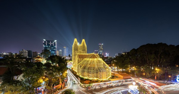 Thắp sáng mùa Giáng sinh trên thành phố mang tên Bác