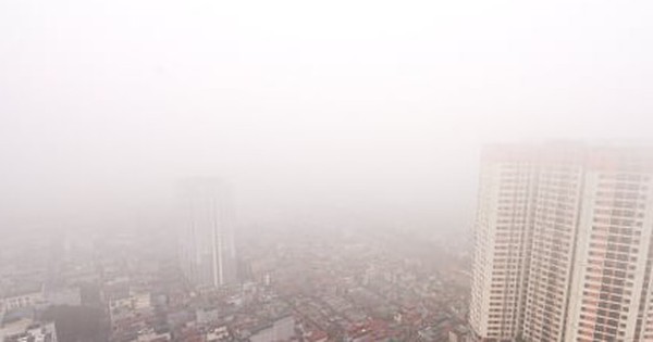 Hà Nội mờ mịt sương từ sáng đến trưa, ô nhiễm không khí thứ 2 thế giới