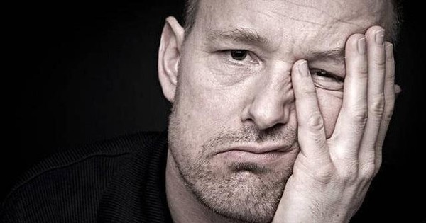 Khối ngoại bất ngờ bán ròng đột biến hơn 1.000 tỷ đồng phiên cuối tháng 2, cổ phiếu nào bị "xả" mạnh nhất?