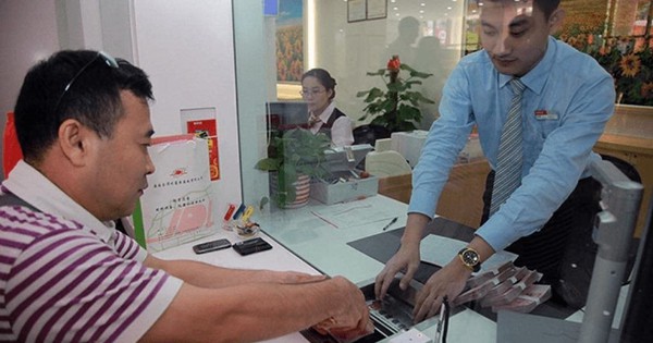 Tài khoản đã lâu không hoạt động bỗng phát sinh 32 giao dịch chuyển tiền chỉ trong 1 ngày, tổng cộng hơn 900 triệu: Nhân viên ngân hàng lập tức báo công an
