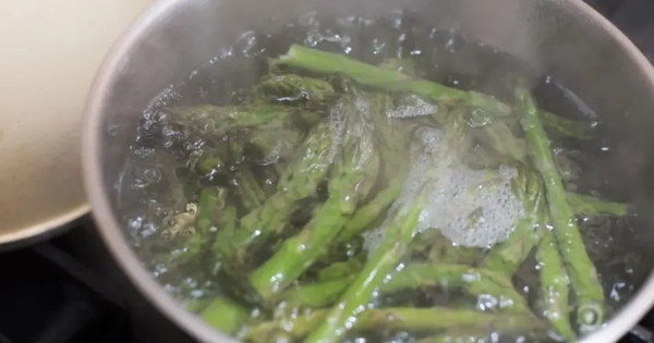 Làm việc này trước khi nấu, thịt tươi ngon đẹp mắt, cá tôm mềm ngọt không tanh, rau xanh mướt giàu dinh dưỡng