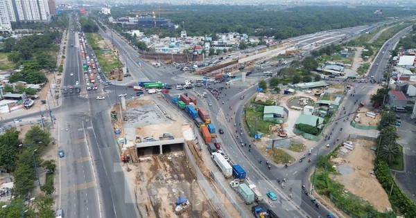 Chủ tịch TPHCM kiểm tra dự án nút giao thông 3 tầng hơn 3.400 tỷ đồng