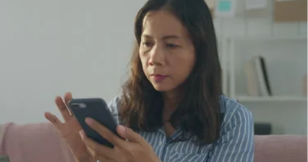 Nhận được 1,3 tỷ đồng tiền chuyển khoản nhầm, người phụ nữ không đồng ý trả lại liền bị ngân hàng kiện: Tòa tuyên bố ‘‘cô làm như vậy là không sai’’