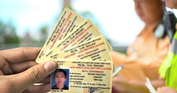 Người dân có phải làm lại bằng lái xe sau khi sáp nhập tỉnh, thành, bỏ cấp huyện?