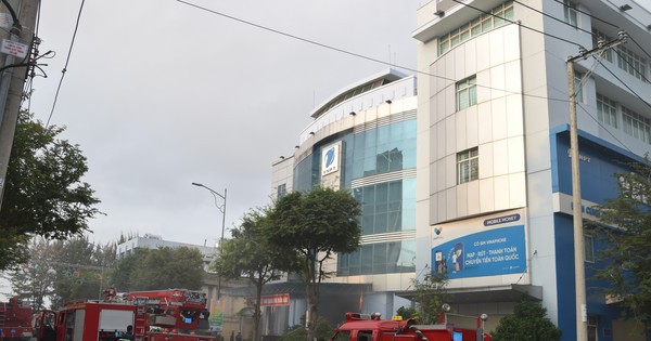 Cháy lớn tại trụ sở Viễn thông Tiền Giang