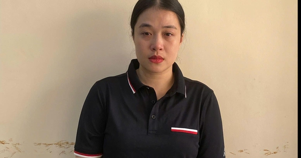 Nữ tài xế xe Mercedes khai lý do đạp nhầm chân ga, tông 10 xe máy khiến một cô gái tử vong