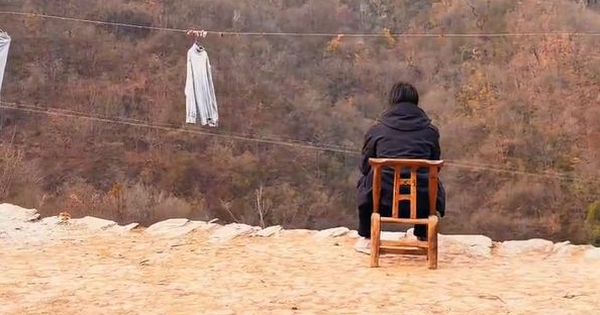 Người đàn ông 35 tuổi bỏ phố lên núi sống 1 mình, nhìn cảnh tượng, mọi người bật thốt: “Anh đã phải chịu đựng những gì ở thành phố vậy?”