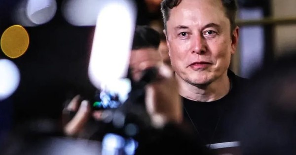 Nóng: Vốn hóa bốc hơi 800 tỷ USD chỉ trong vài tháng, Tesla không còn là tài sản giá trị nhất của Elon Musk