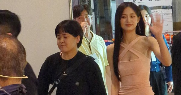 Mỹ nhân đẹp nhất thế giới bị công ty ghẻ lạnh, 9 năm mới được 1 lần vẻ vang