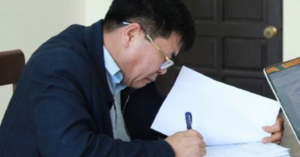 Đình chỉ công tác hiệu trưởng liên quan vụ gian lận tuổi cầu thủ Sông Lam Nghệ An