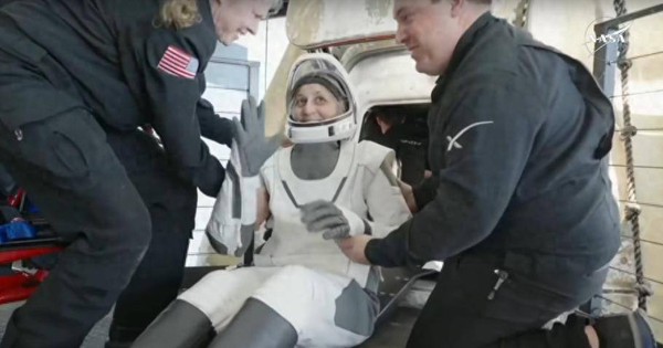 Phi hành gia Sunita Williams bị mắc kẹt ngoài không gian chỉ được trả chưa tới 30 triệu VNĐ cho 287 ngày "làm thêm không gian"