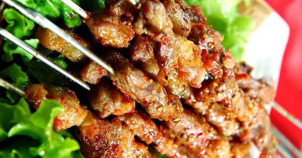 Người phụ nữ thường xuyên ăn đồ vỉa hè, 10 năm sau nhận kết quả “sốc”