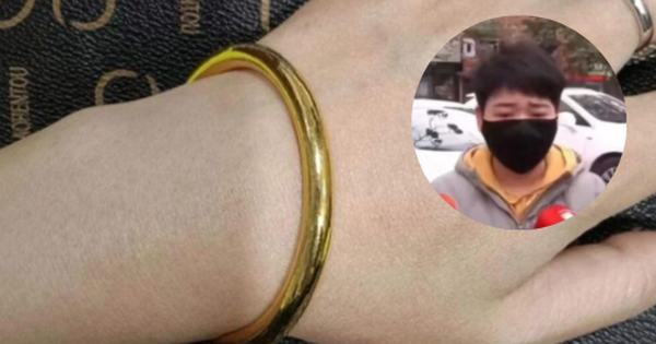 Người phụ nữ Trung Quốc chi 60 triệu mua vòng vàng, 2 năm sau phát hiện là đồ giả, chủ cửa hàng: Hãy thử kiện chúng tôi đi!