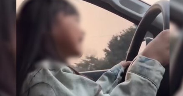 Xác minh clip người đàn ông để bé gái cầm vô lăng lái ô tô
