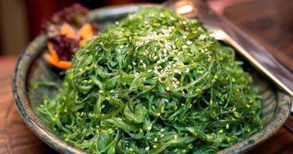 Loại rau quen thuộc giàu canxi gấp 7 lần sữa, được nhiều người trên 80 tuổi tại Nhật Bản ưa thích