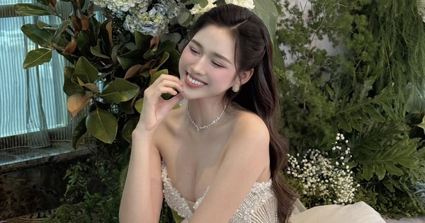 Hoa hậu Đỗ Thị Hà lộ chuyện viết thiệp cưới, hôn lễ hào môn đang đến gần?