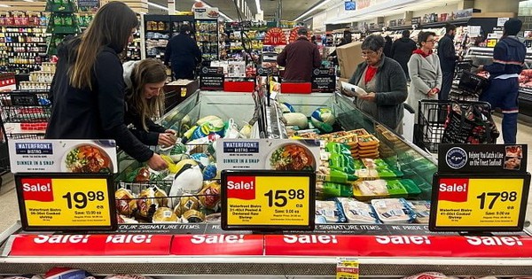 Lạm phát tháng 2 tại Mỹ tăng vượt dự báo, chứng khoán lao dốc, Dow Jones mất hơn 500 điểm còn Nasdaq giảm trên 2%