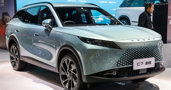 Hãng xe xây có Tiền đạo Nguyễn Xuân Son làm đại sứ ra mắt mẫu SUV tiết kiệm xăng: ngang cỡ Honda CR-V, phạm vi di chuyển 1.250 km