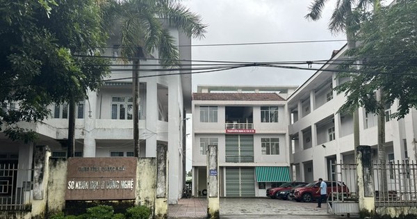 Quảng Ngãi: 63 trường hợp thôi việc, nghỉ hưu trước tuổi