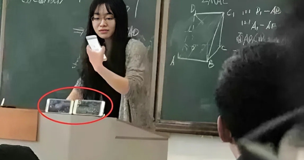 Chơi game trong lớp, nữ giáo viên xinh đẹp “chơi chiêu” cao tay khiến học sinh “nhìn nhân vật mà lệ tuôn rơi”