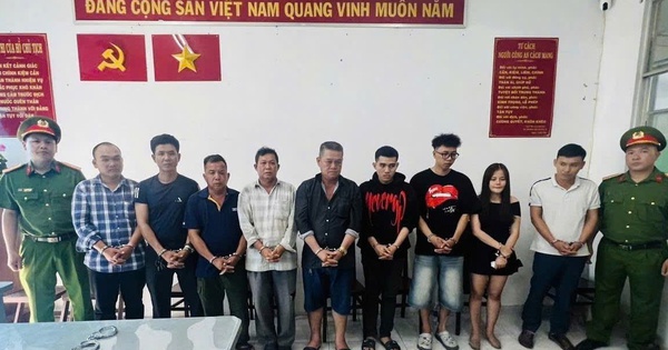 Vụ khiêng quan tài qua chợ Bến Thành: Vì sao công an quyết định bắt khẩn cấp?