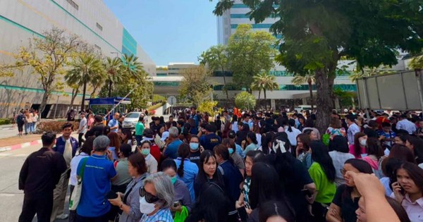 NÓNG: Hàng loạt toà nhà trung tâm Bangkok bất ngờ rung lắc, xuất hiện vết nứt, người dân sơ tán khẩn cấp vào sáng đầu tuần