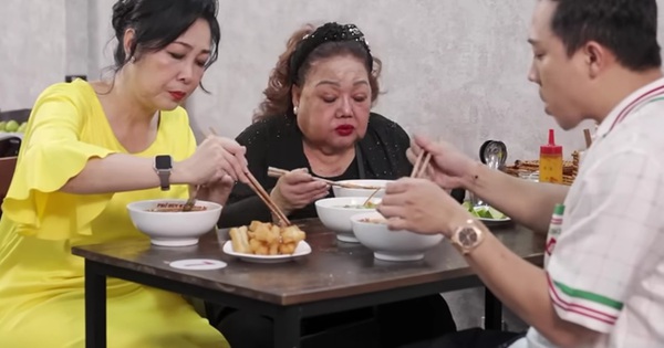 Trấn Thành mời 2 nữ NSND đi ăn phở, bị nhắc thẳng 1 điều