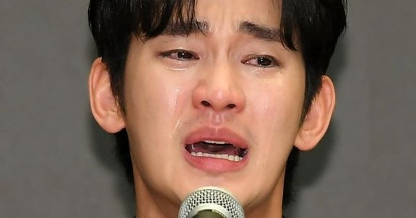 Kim Soo Hyun khóc suốt 36 phút, đòi bồi thường 8 triệu USD