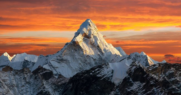 Công ty chứng khoán đầu tiên lên kế hoạch lãi nghìn tỷ trong năm 2025, cổ tức tiền mặt tới 10%