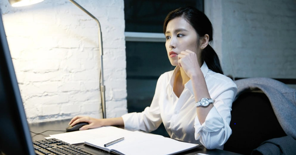 Nữ kế toán từ chối chuyển khoản 9,3 tỷ đồng cho vợ sếp, còn âm thầm báo cảnh sát: Vài ngày sau bất ngờ được công ty khen thưởng
