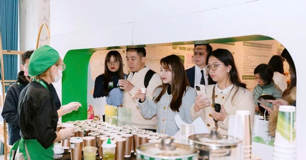 Một brand trà sữa Trung Quốc bất ngờ 'Việt hóa' menu, dự kiến mở 500 cửa hàng nhượng quyền đến năm 2028, liệu có đủ sức đấu nổi Phê La, La Boong?