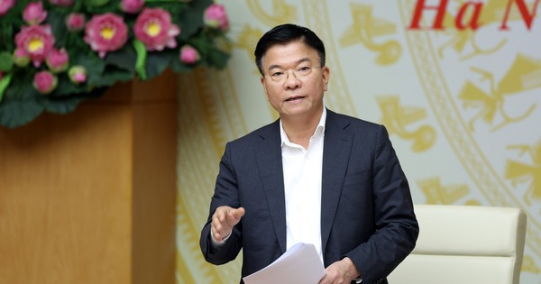 Khẩn trương hoàn thiện các văn bản về sắp xếp bộ máy, 'không còn thời gian để lùi'