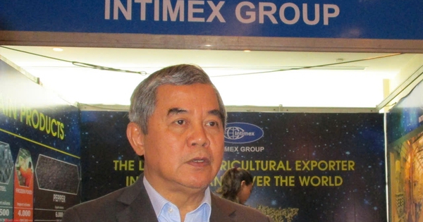 "Ông trùm" cà phê Việt Nam chỉ nhận thù lao 10 triệu đồng/tháng