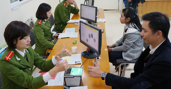 Sáp nhập xã, tỉnh, người dân có cần làm lại căn cước, hộ chiếu: Lãnh đạo Bộ Công an trả lời