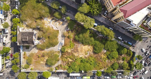 Loạt khu "đất vàng" ở trung tâm TPHCM bỏ hoang, lãng phí nhiều năm