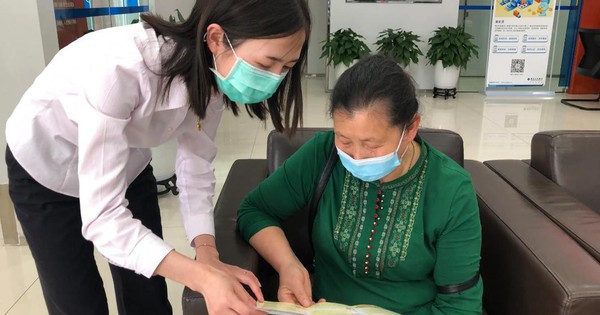 Chi gần 850 triệu đóng bảo hiểm nhân thọ suốt 6 năm, đến khi muốn huỷ hợp đồng trước hạn thì chỉ rút về được khoảng 250 triệu: Tòa án giải quyết thế nào?
