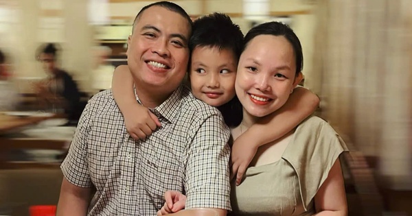 Ai cũng hỏi "con lớn rồi mẹ còn bày biện chi cực vậy?", mẹ Sài Gòn trả lời được khen "con chị thật hạnh phúc"