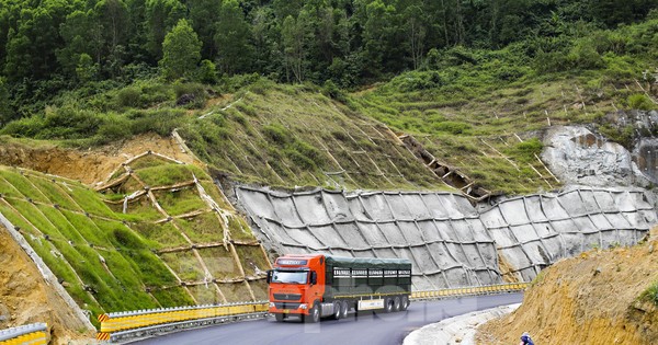 Cận cảnh tuyến đường đèo dự án nâng cấp quốc lộ huyết mạch nối Bình Định - Gia Lai