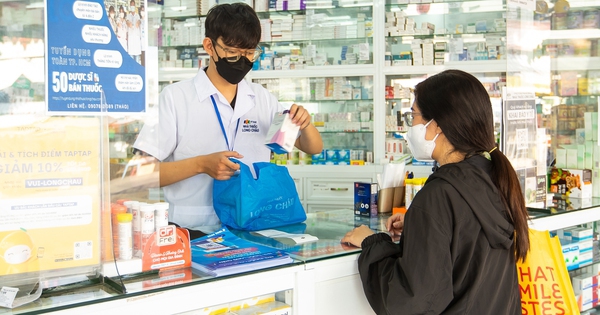 Long Châu bác bỏ thông tin "bán thuốc giả"
