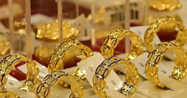 Giá vàng nhẫn, vàng SJC ngày 16/4 vọt lên mức 111 triệu đồng/lượng