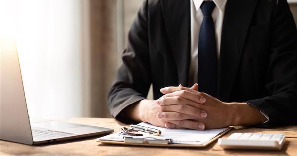 Cười ra nước mắt chuyện lương nhân viên bảo hiểm mỗi tháng mua được một lượng vàng