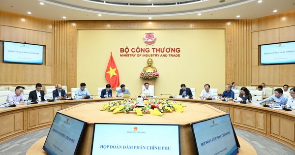 Bộ Công Thương họp cùng Vingroup, THACO, FPT, Apple, Intel bàn giải pháp tháo gỡ khó khăn khi Hoa Kỳ áp thuế đối ứng